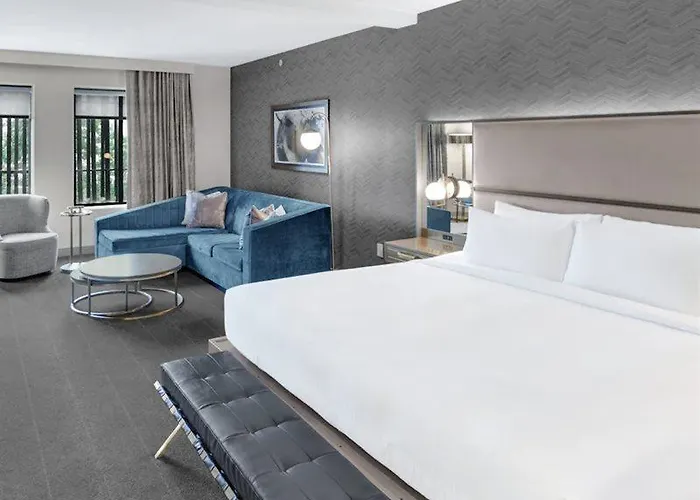 Hotel Club Curio Collection By Hilton