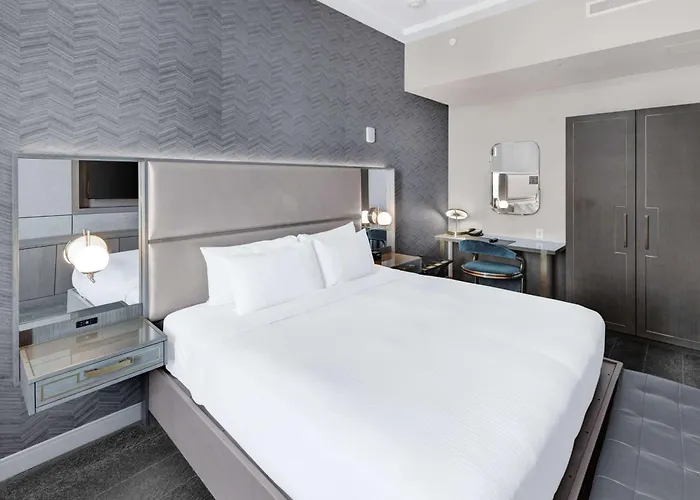 Hotel Club Curio Collection By Hilton 4*