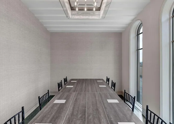 Club Curio Collection By Hilton 4*
