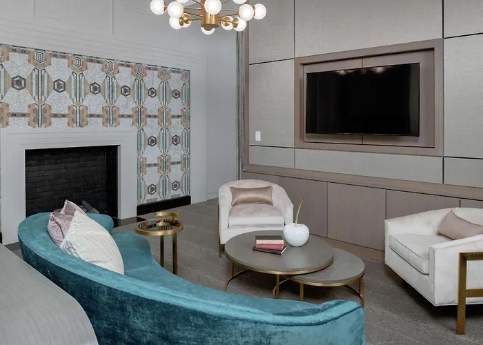 Club Curio Collection By Hilton 4*