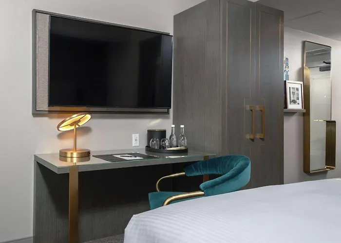 Club Curio Collection By Hilton