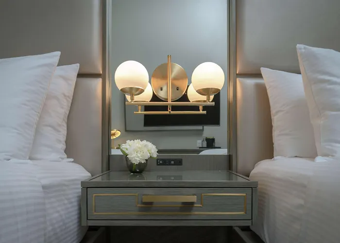 Club Curio Collection By Hilton