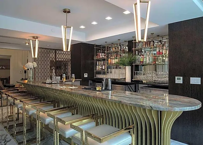 Hotel Club Curio Collection By Hilton